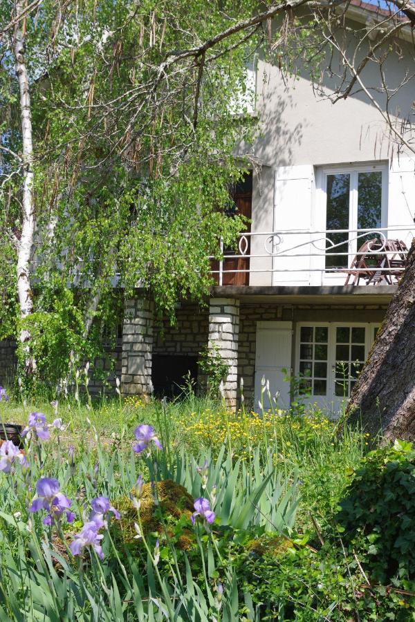 Au Catalpa Bed & Breakfast La Chapelle-Faucher Exterior photo